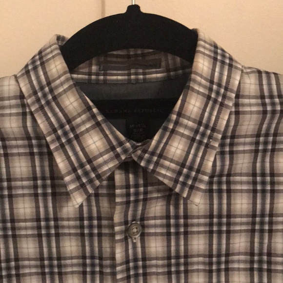 Banana Republic Men’s Dress Shirt - Picture 2 of 10